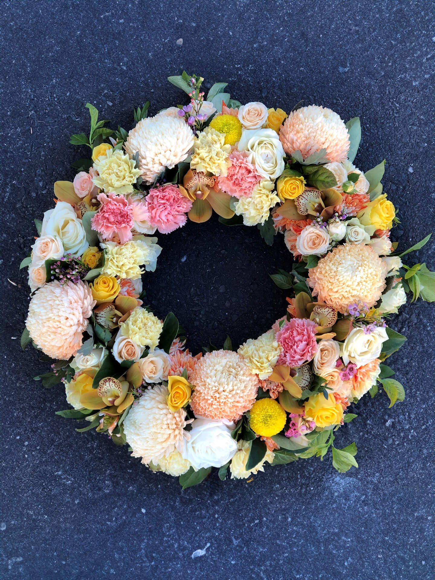 Round Sympathy Wreath